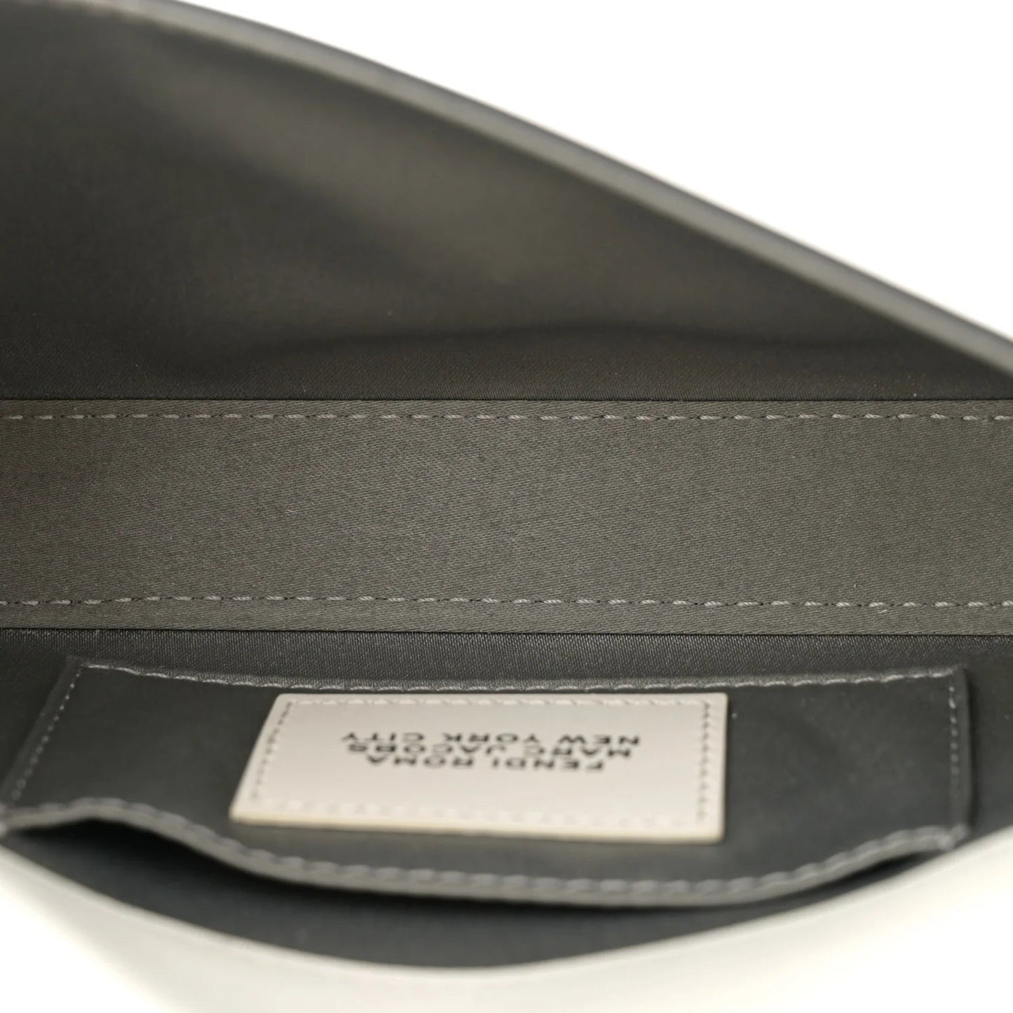 X MARC JACOBS Nappa Logo Phone Baguette White Black