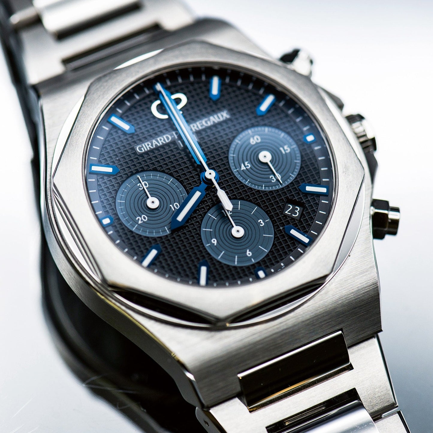 Laureato Chronograph 42