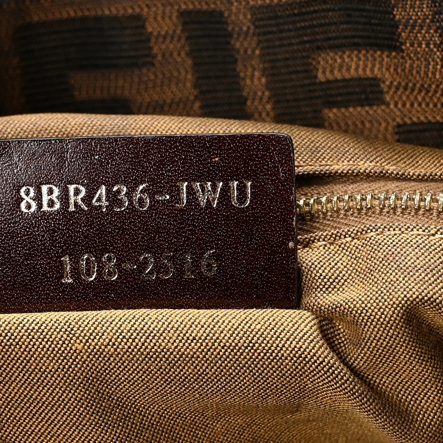 Zucca Medium Chef Shoulder Bag Tobacco