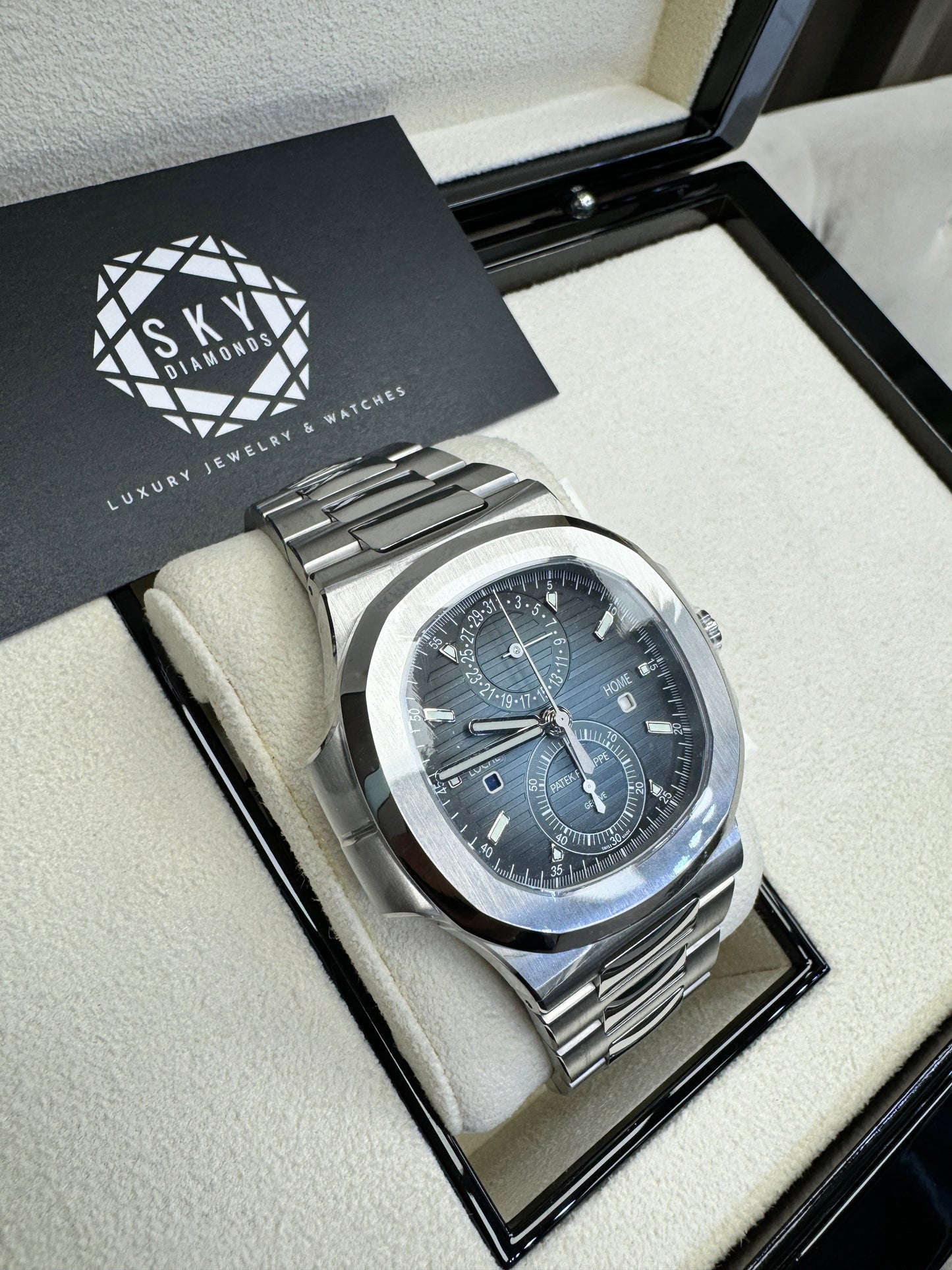 Patek Philippe Nautilus Self-Winding | 5990-1A-011 | Blue Dial