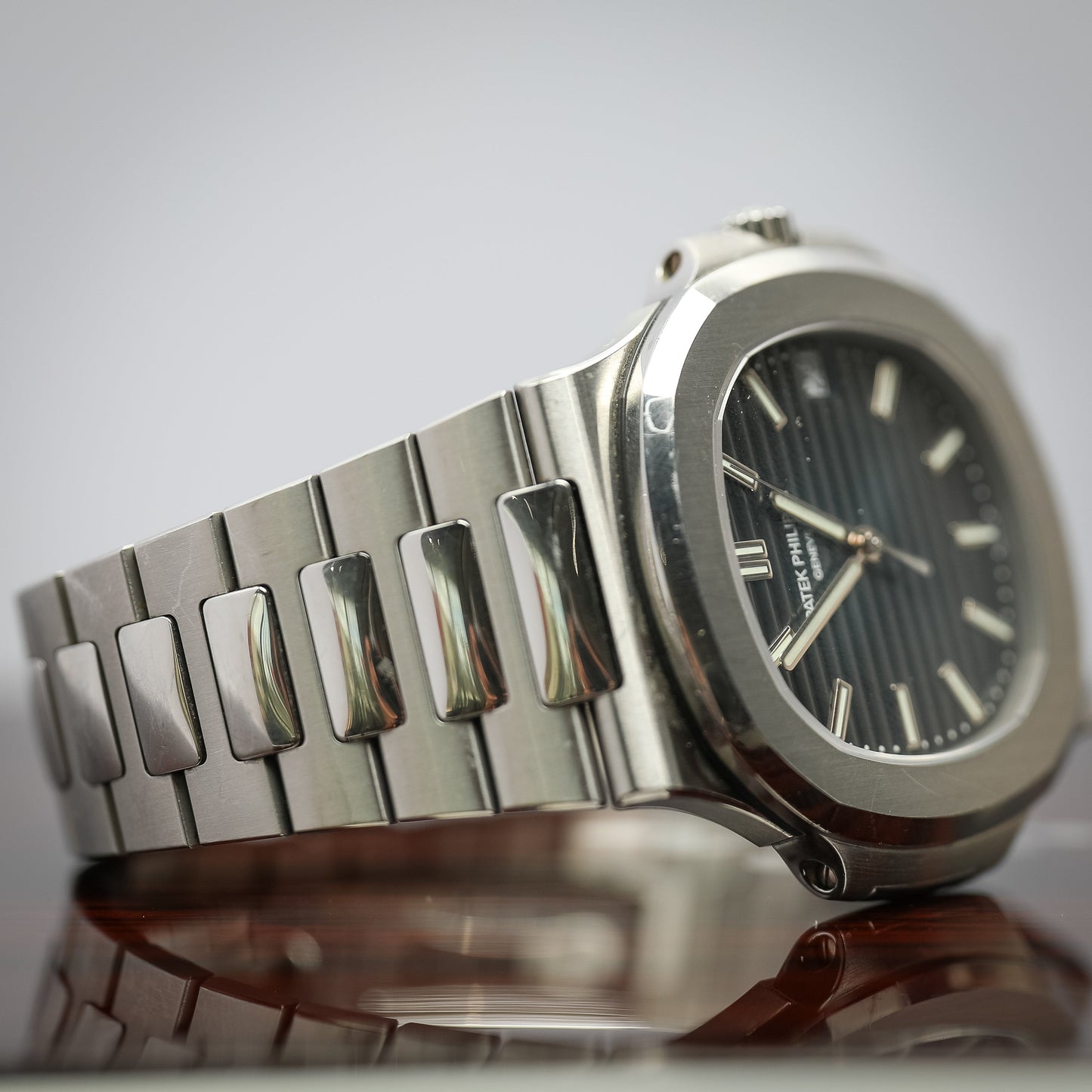Patek Philippe Nautilus Blue Stainless Steel 5711/1A-010