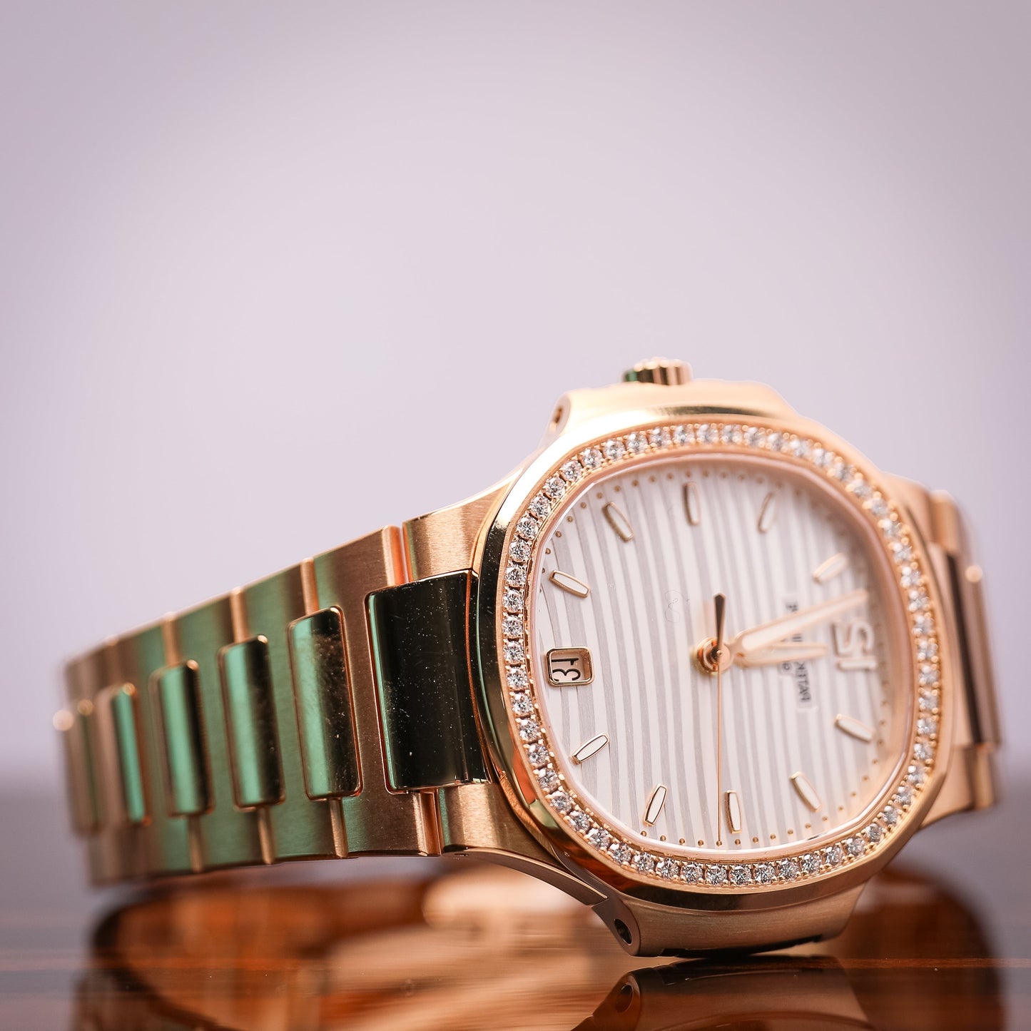 Patek Philippe Nautilus Rose Gold 35mm 7118/1200R