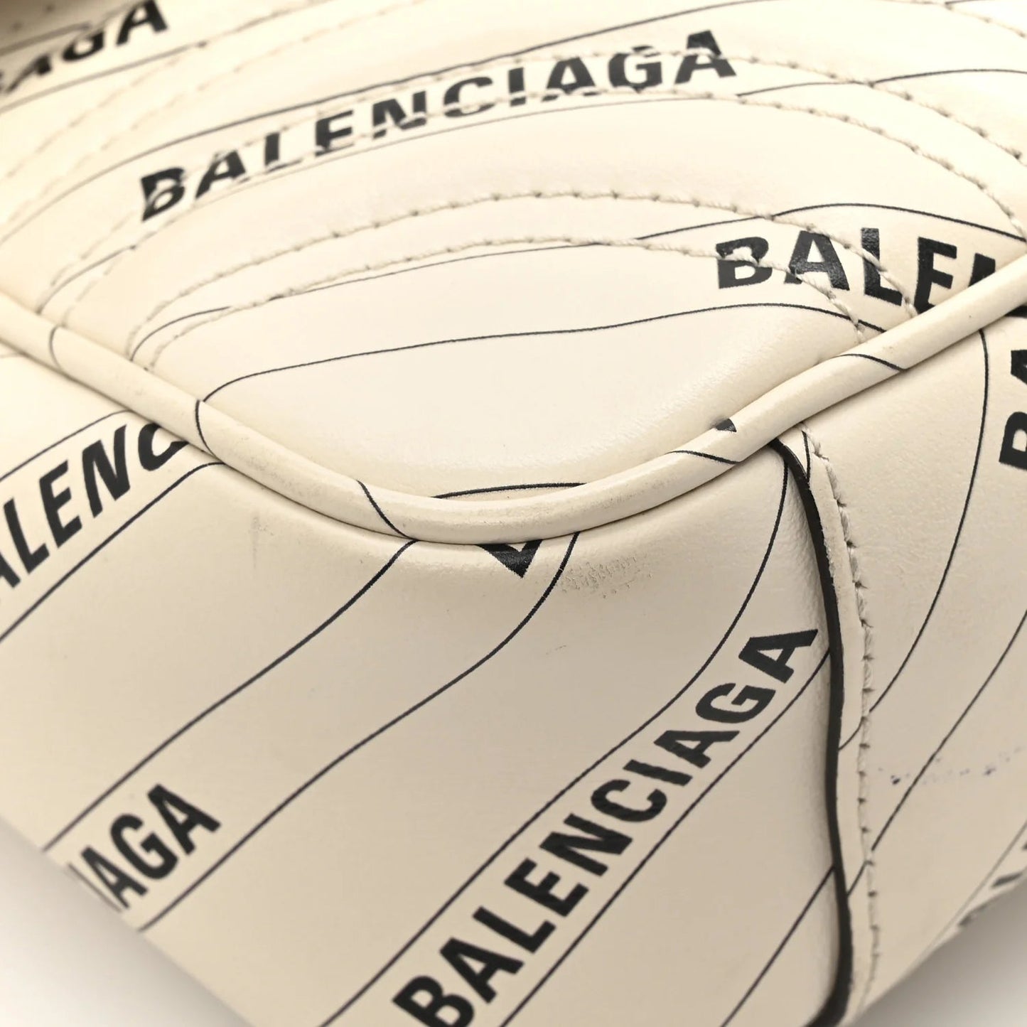 X BALENCIAGA Calfskin Matelasse Logo Print Small GG Marmont Shoulder Bag White