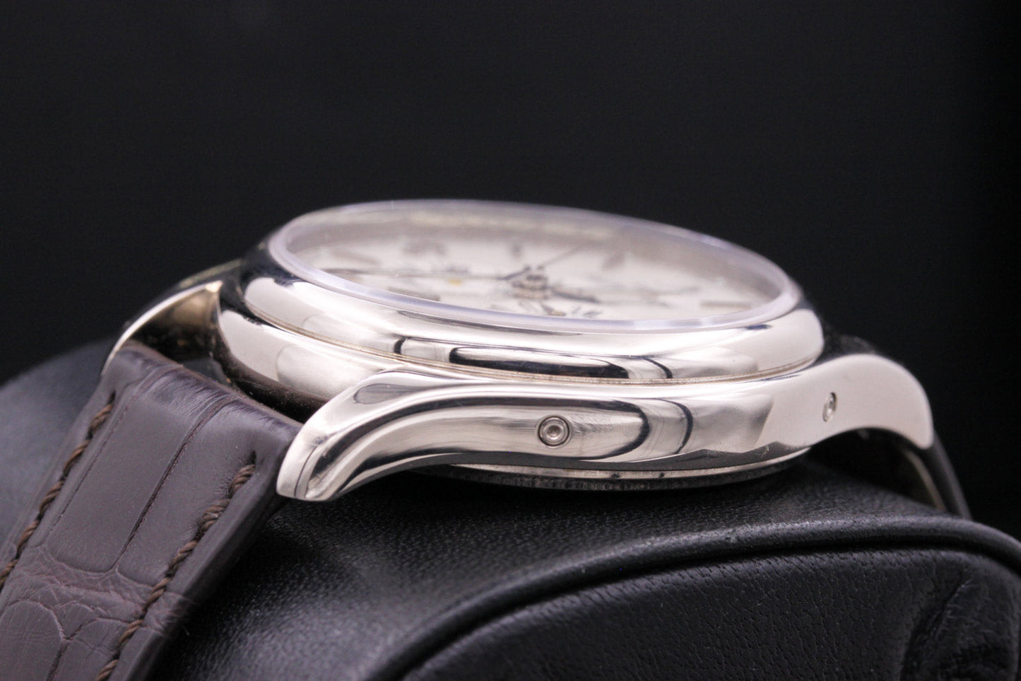 Patek Philippe Annual Calendar Complication 39mm 5146G Silver Dial Pre-Owned