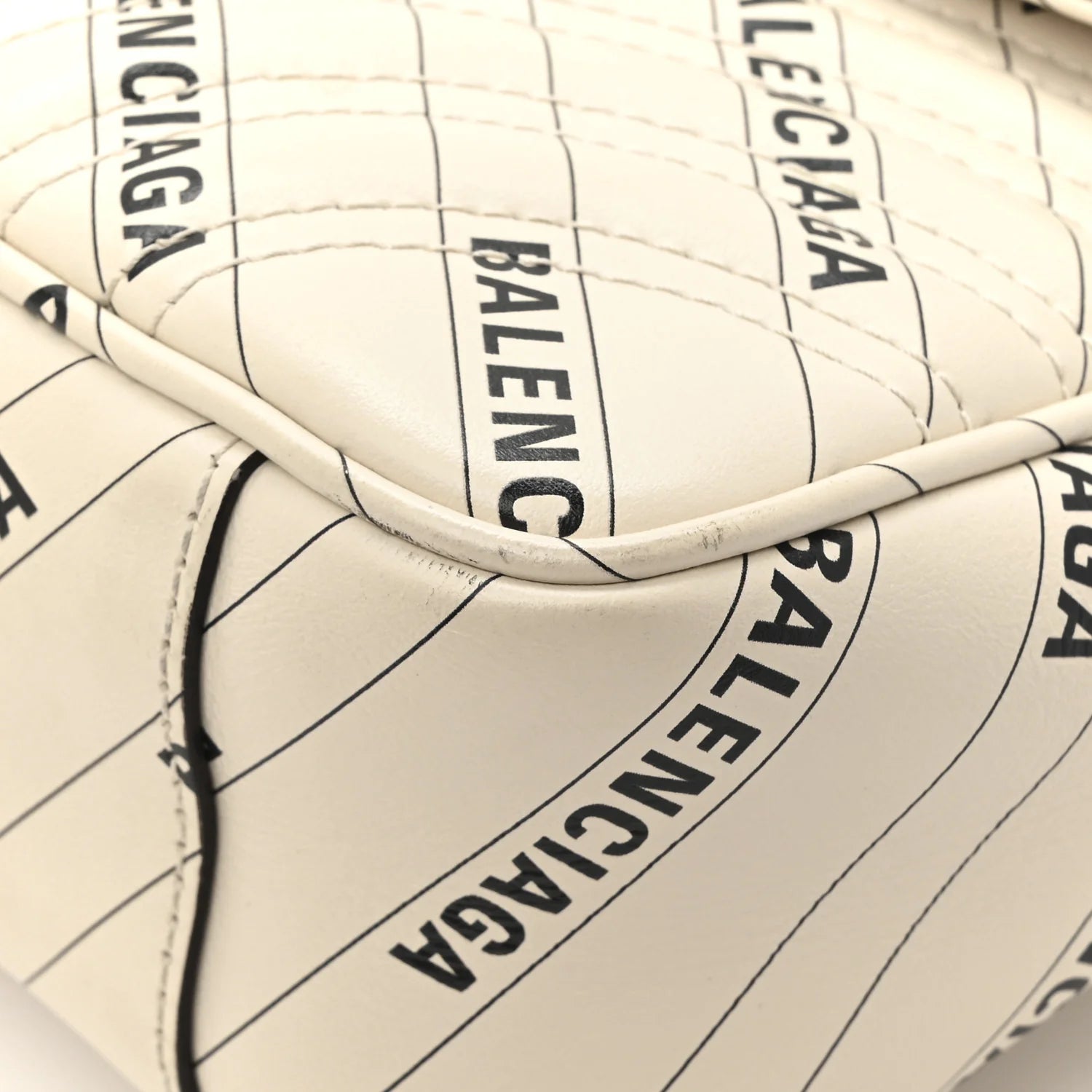 X BALENCIAGA Calfskin Matelasse Logo Print Small GG Marmont Shoulder Bag White