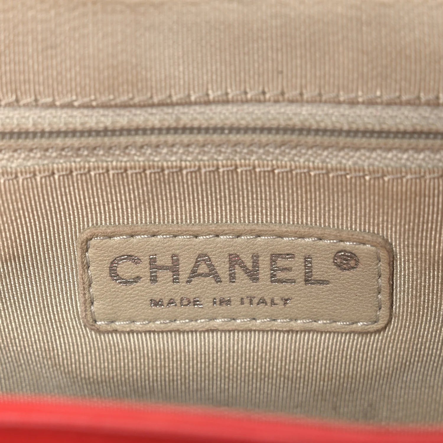 Washed Lambskin Quilted Medium Chain around Messenger Red