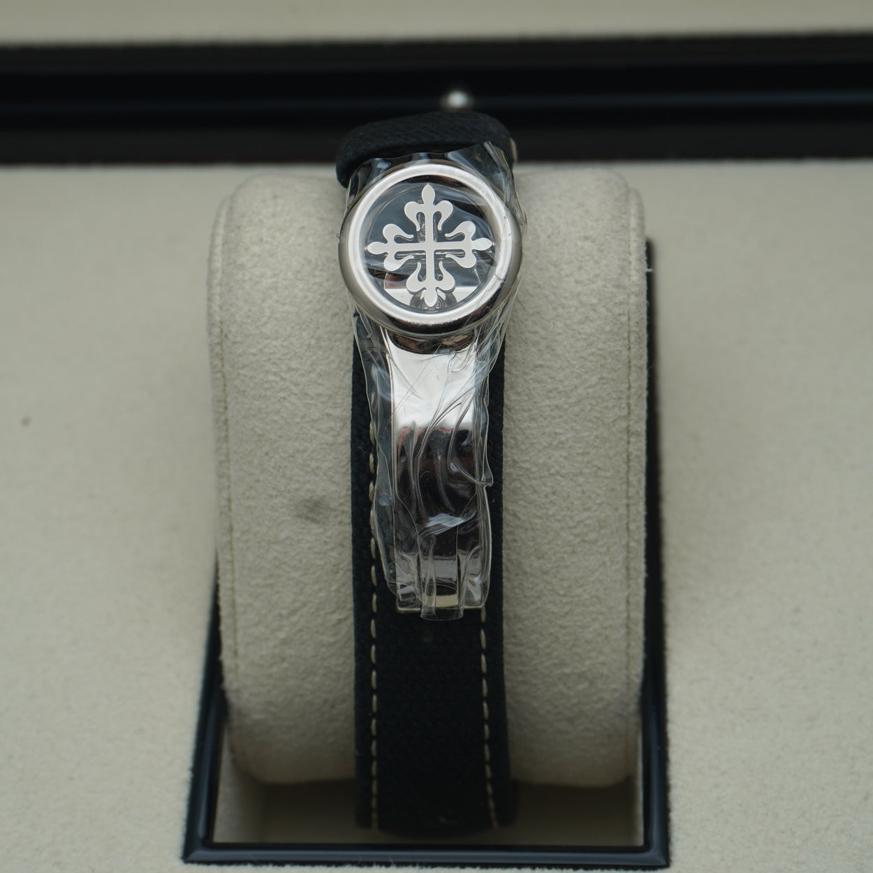 Patek Philippe Complications Annual Calendar Travel Time 41mm 5326g-001 Charcoal Grey Dial