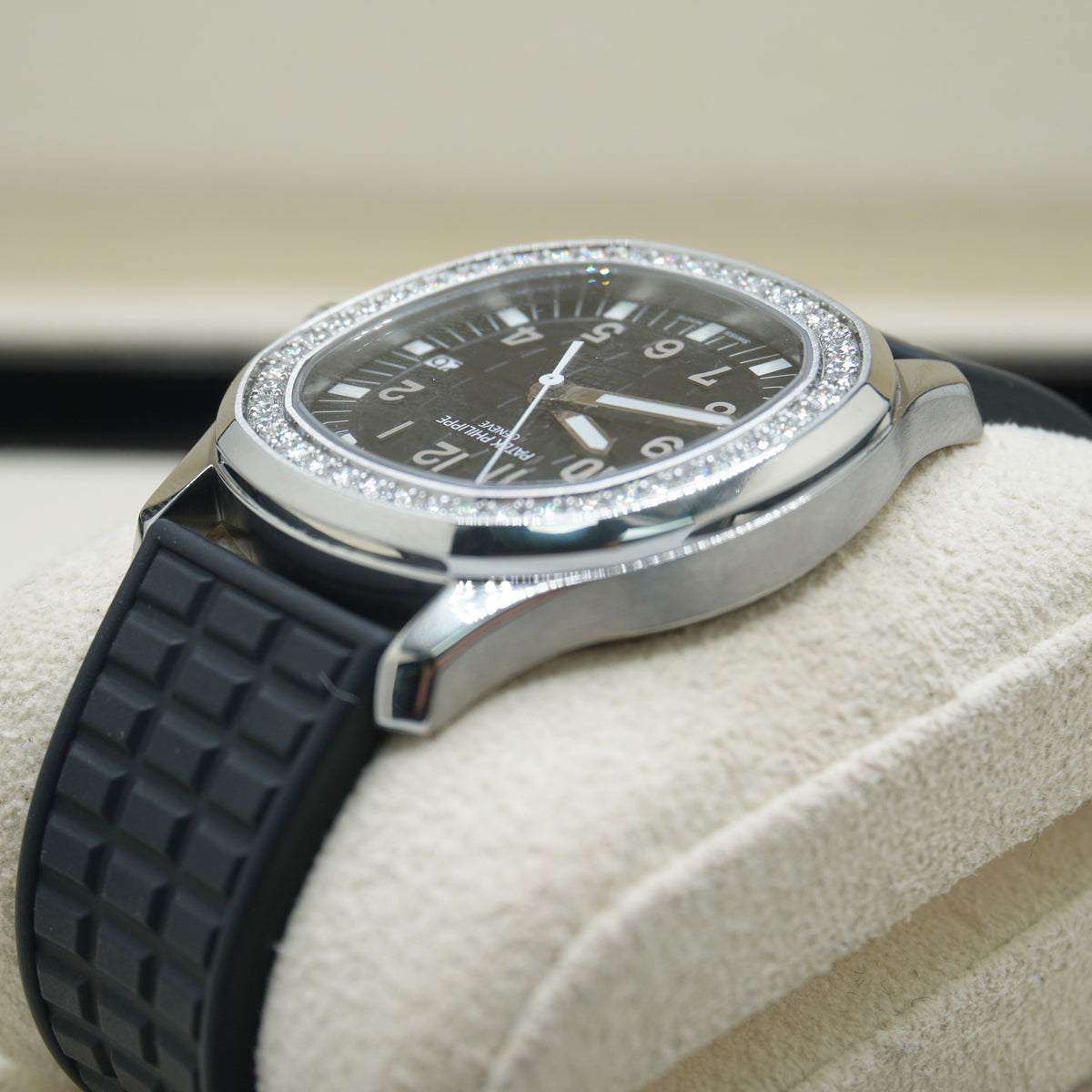 Patek Philippe Aquanaut Luce Quartz 35mm 5067A Black Dial