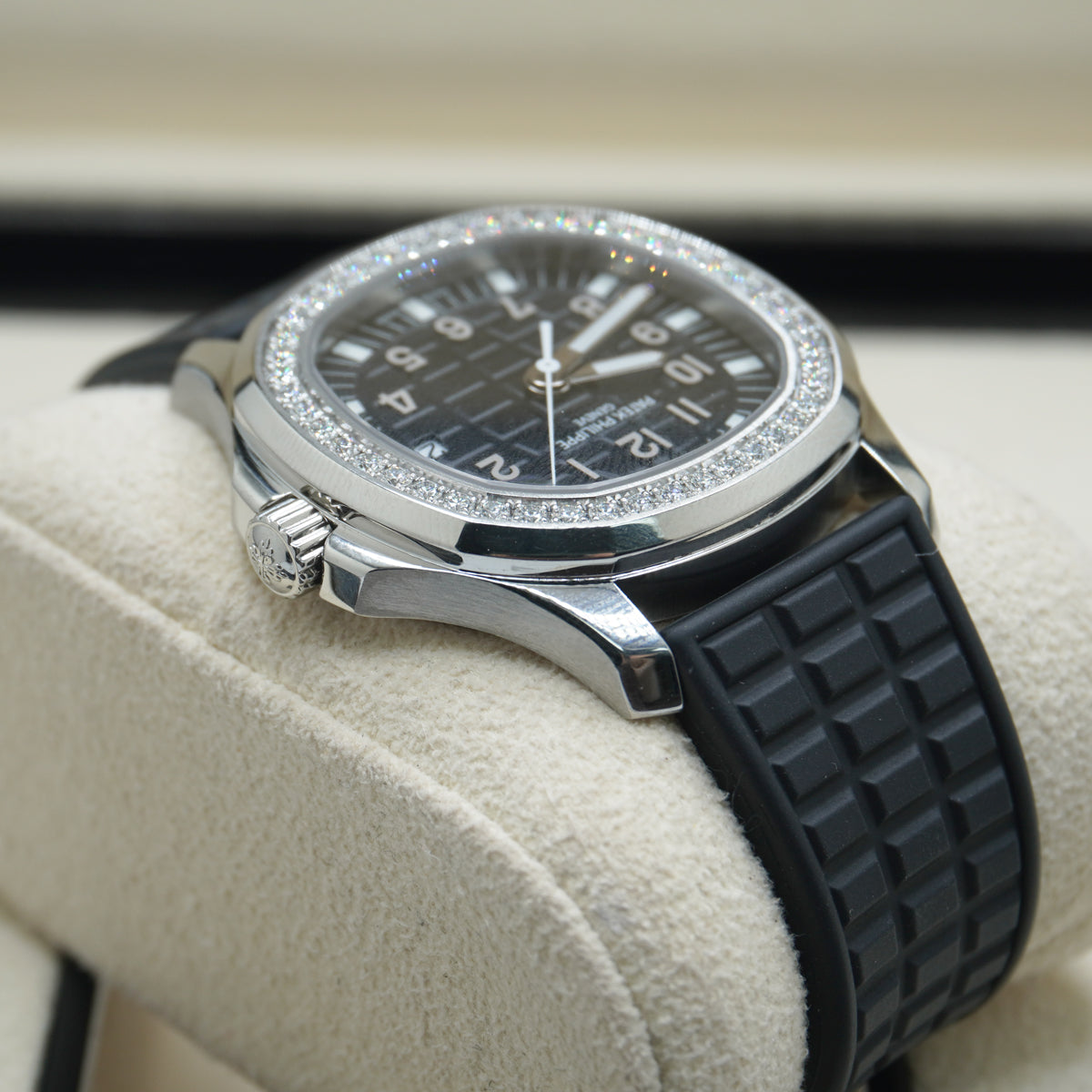 Patek Philippe Aquanaut Luce Quartz 35mm 5067A Black Dial