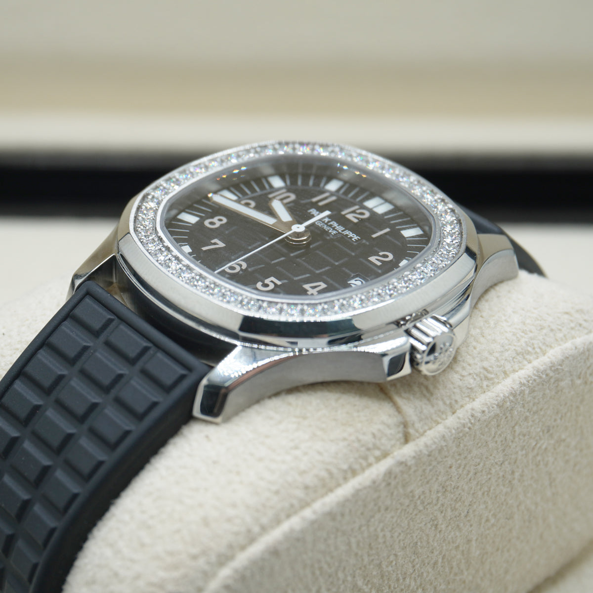 Patek Philippe Aquanaut Luce Quartz 35mm 5067A Black Dial