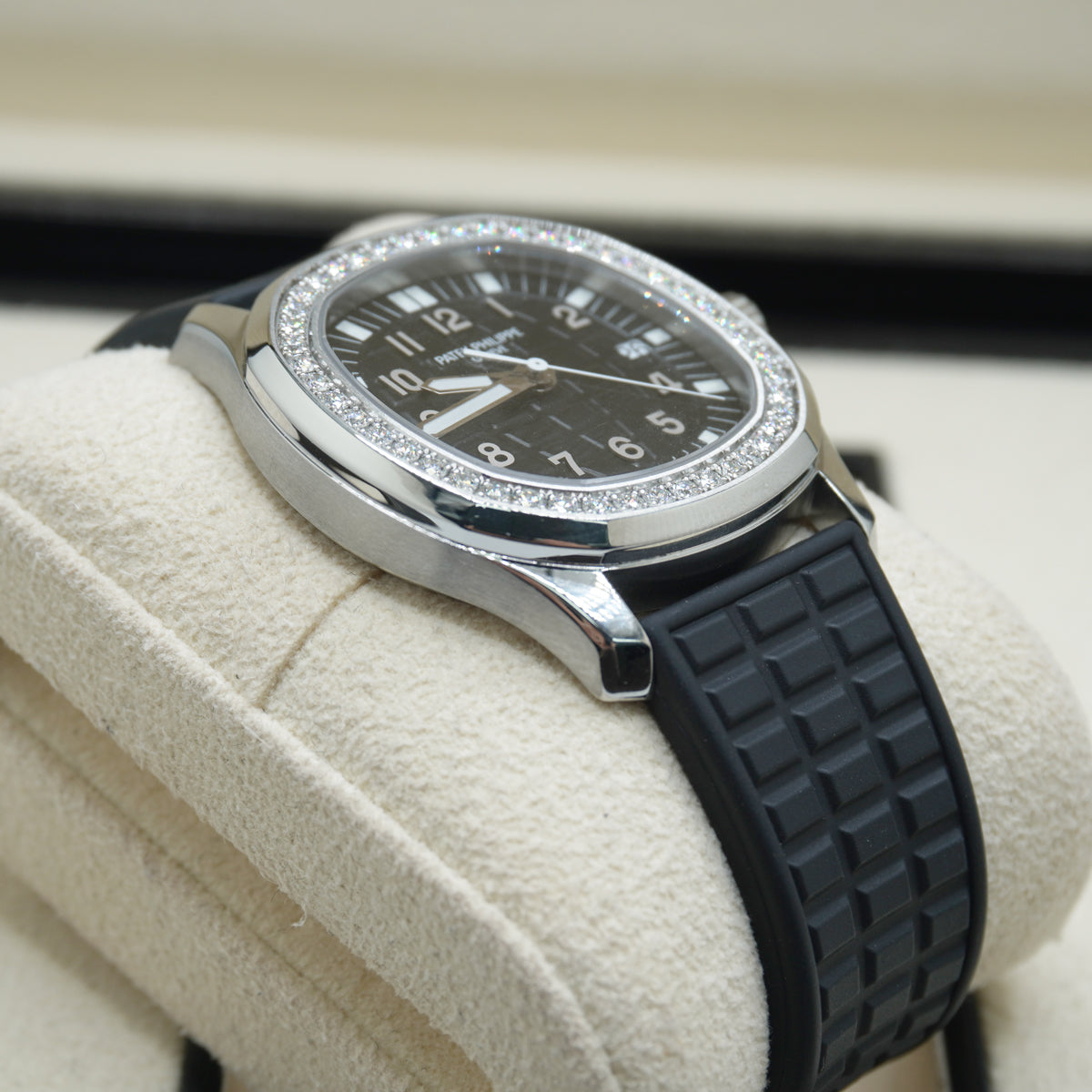 Patek Philippe Aquanaut Luce Quartz 35mm 5067A Black Dial