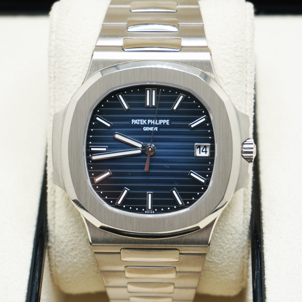 Patek Philippe Nautilus Self-Winding 41mm 5811-1G-001 Blue Dial