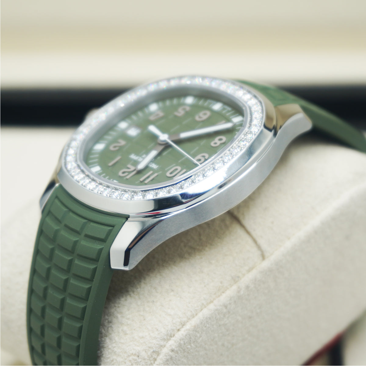 Patek Phillipe  Aquanaut Luce 5267/200A 38mm Green Dial