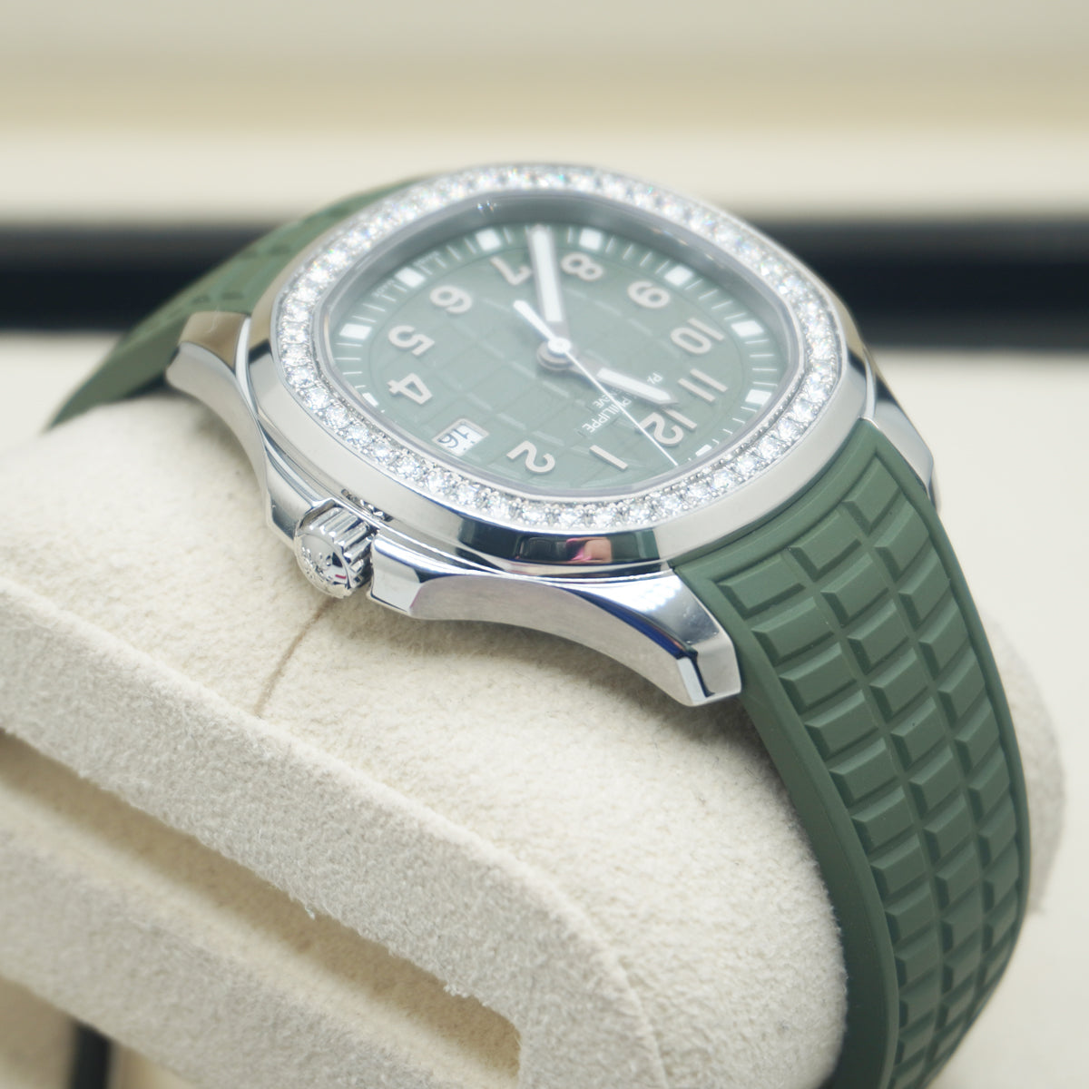 Patek Phillipe  Aquanaut Luce 5267/200A 38mm Green Dial