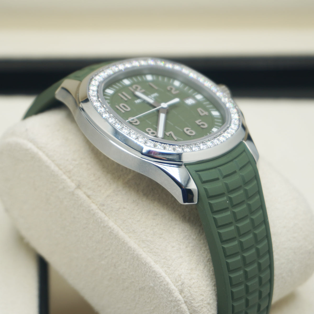 Patek Phillipe  Aquanaut Luce 5267/200A 38mm Green Dial