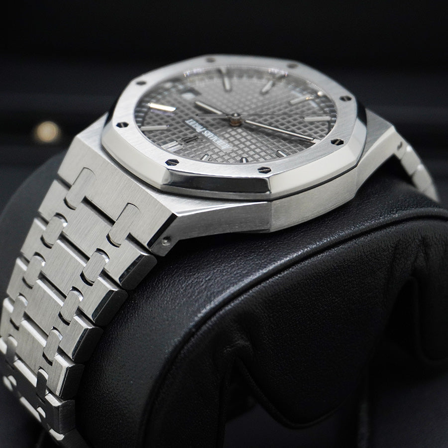 Audemars Piguet Royal Oak 41mm 15500ST.OO.1220ST.02 Grey Dial Pre-Owned
