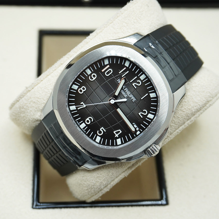 Patek Philippe Aquanaut 40mm 5167A Black Dial