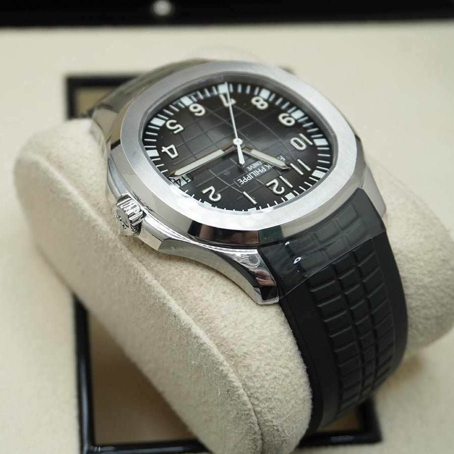 Patek Philippe Aquanaut 40mm 5167A Black Dial