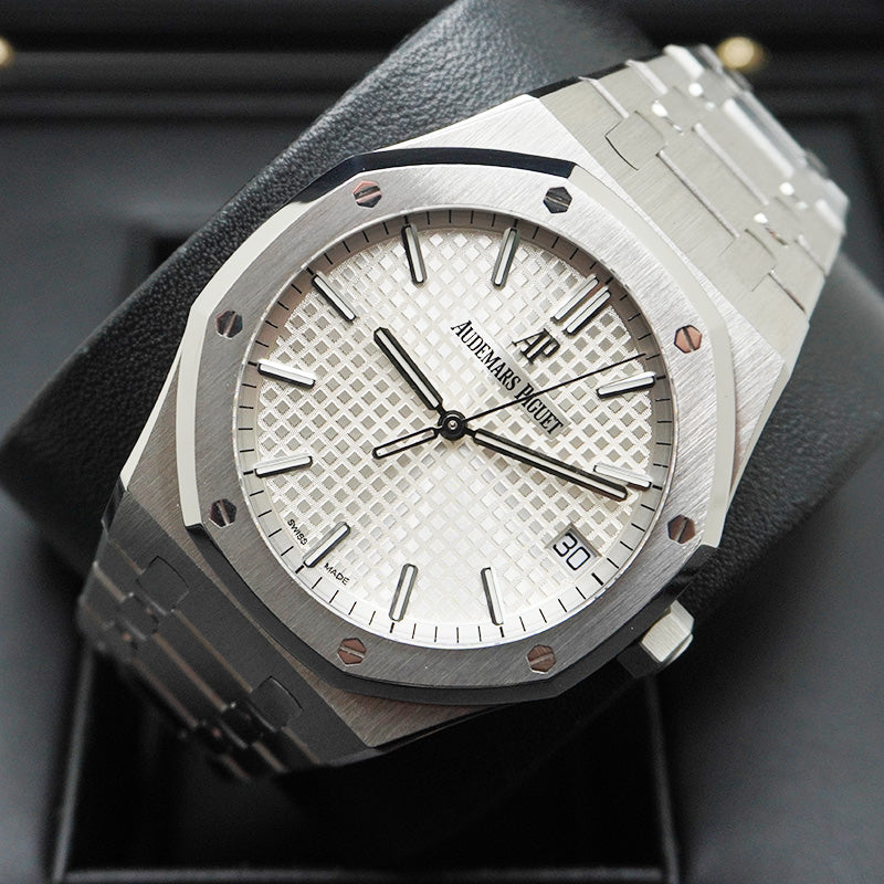 Audemars Piguet Royal Oak 41mm 15500ST.OO.1220ST.04 White Dial Pre-Owned