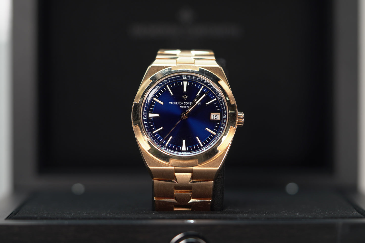 Vacheron Constantin Overseas self-winding 34.5 mm Blue Dial 18K Pink Gold Bracelet 4600V/200R-B979