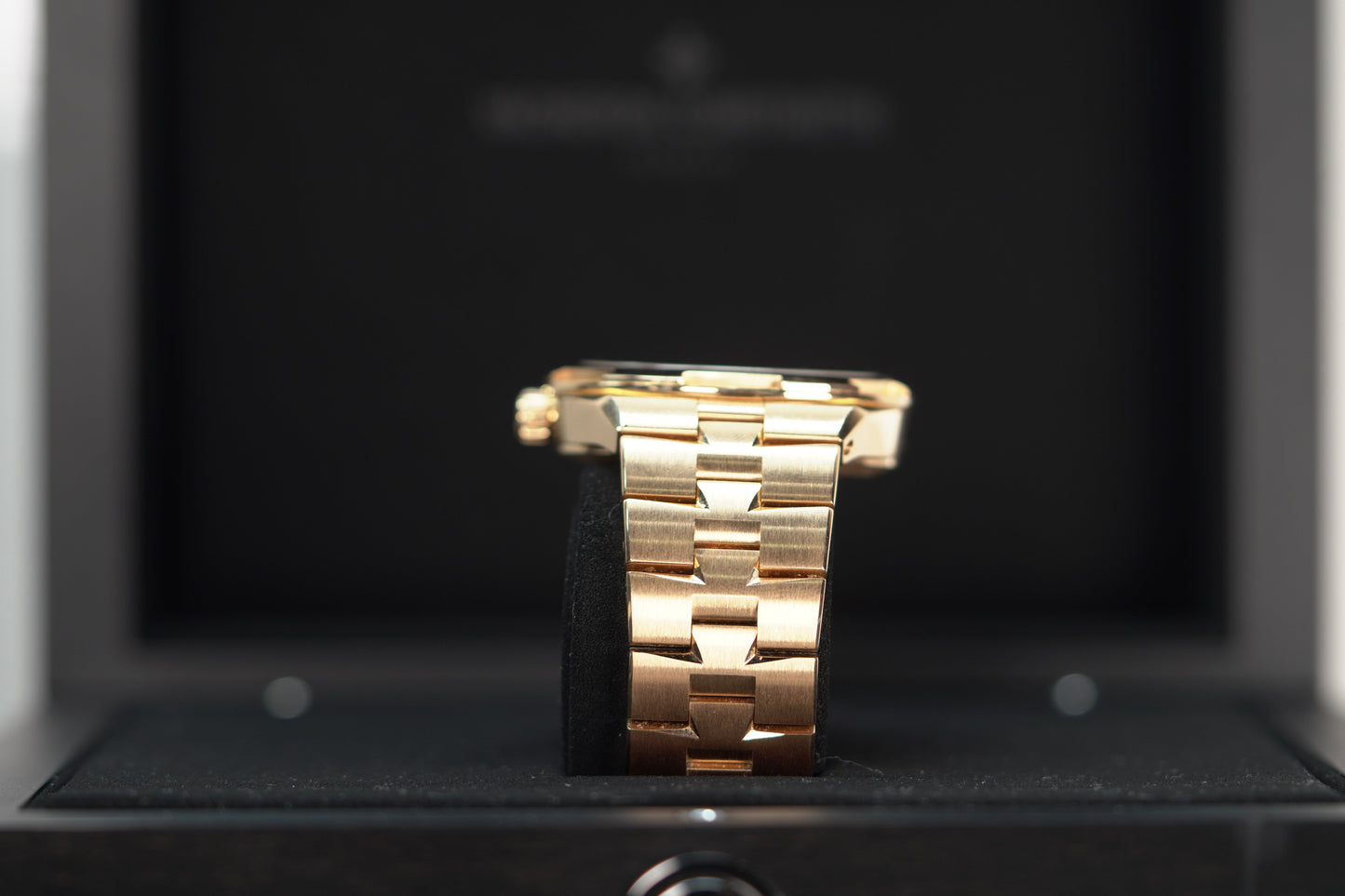 Vacheron Constantin Overseas self-winding 34.5 mm Blue Dial 18K Pink Gold Bracelet 4600V/200R-B979