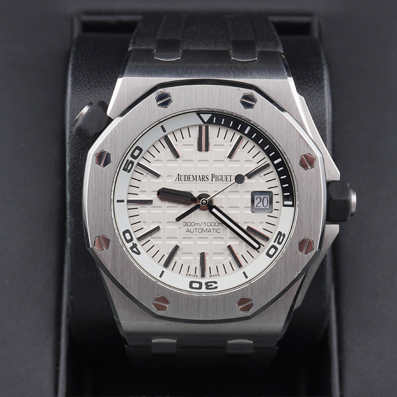 Audemars Piguet Royal Oak Offshore Diver 42mm 15710ST White / Black Dial Pre-Owned
