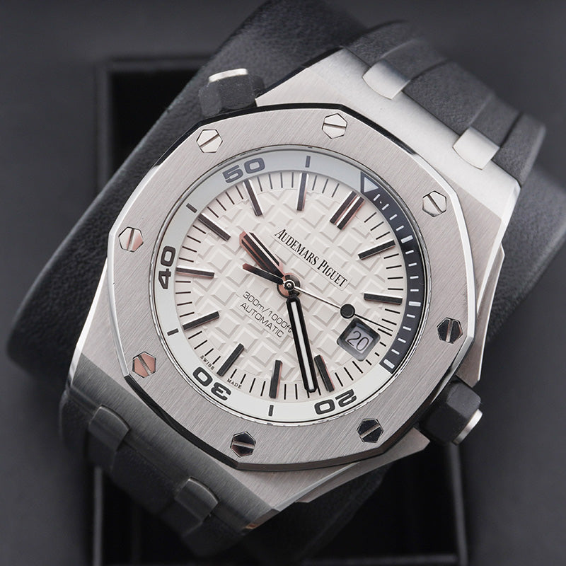 Audemars Piguet Royal Oak Offshore Diver 42mm 15710ST White / Black Dial Pre-Owned