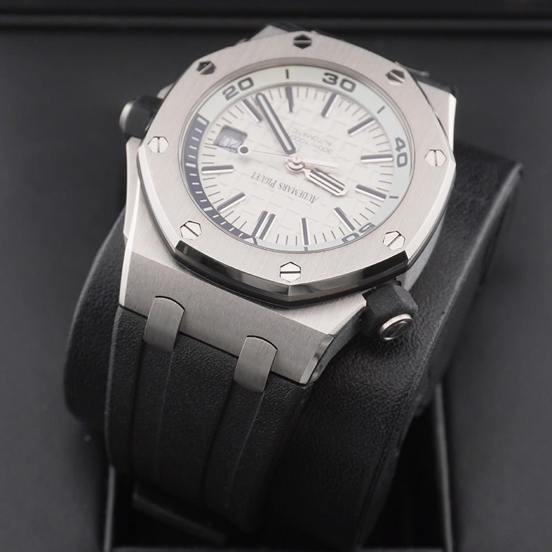 Audemars Piguet Royal Oak Offshore Diver 42mm 15710ST White / Black Dial Pre-Owned