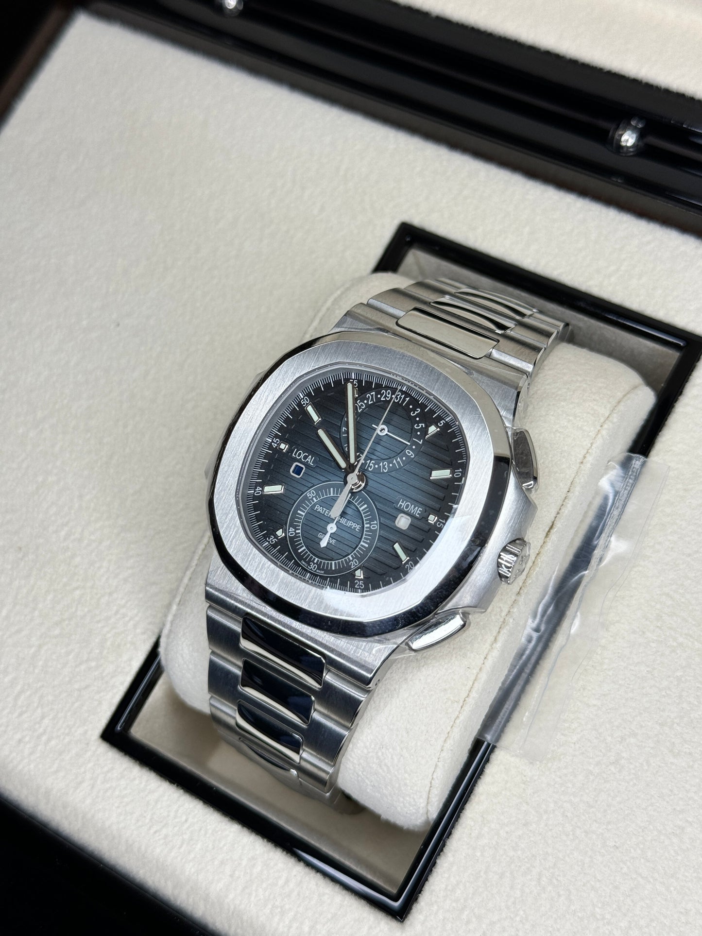 Patek Philippe Nautilus Self-Winding | 5990-1A-011 | Blue Dial