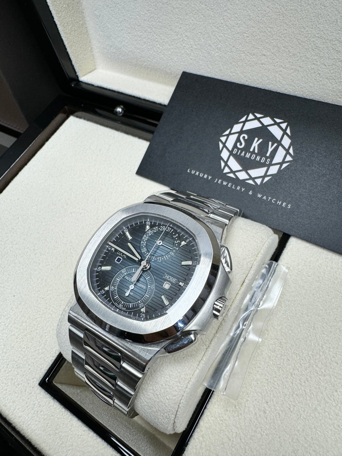 Patek Philippe Nautilus Self-Winding | 5990-1A-011 | Blue Dial