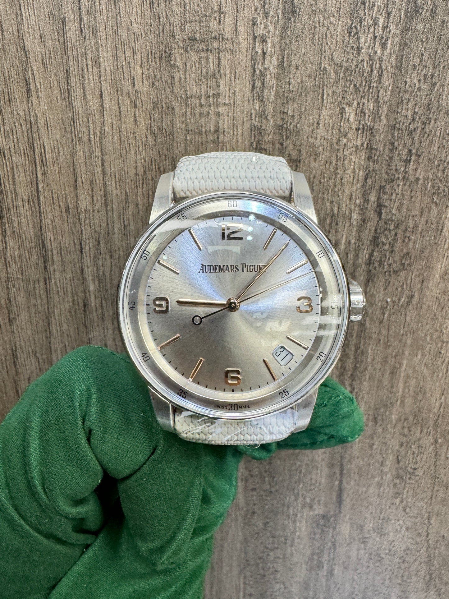 Audemars Piguet Code 11.59 | 15210CR.OO.A008KB.01 | Silver Dial | 18K White & Rose Gold