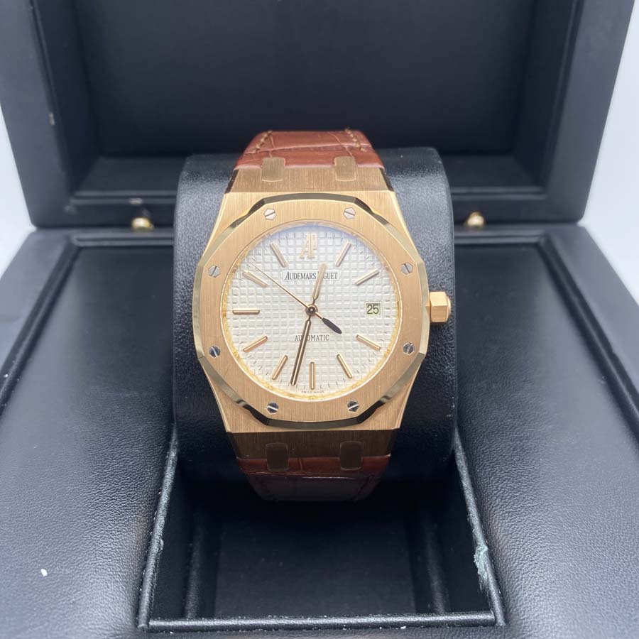 Audemars Piguet Royal Oak 39mm 15300OR.OO.D088CR.02 White Dial Pre-Owned