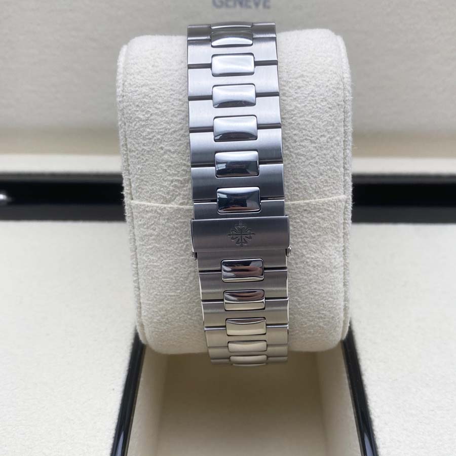 Patek Philippe Nautilus Moon Phases 40mm 5712/1A Blue Dial Geneva Sealed Pre-Owned