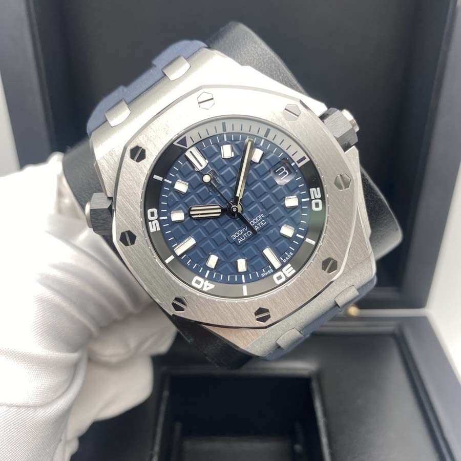 Audemars Piguet Royal Oak Offshore Diver 42mm 15720ST Blue Dial Pre-Owned