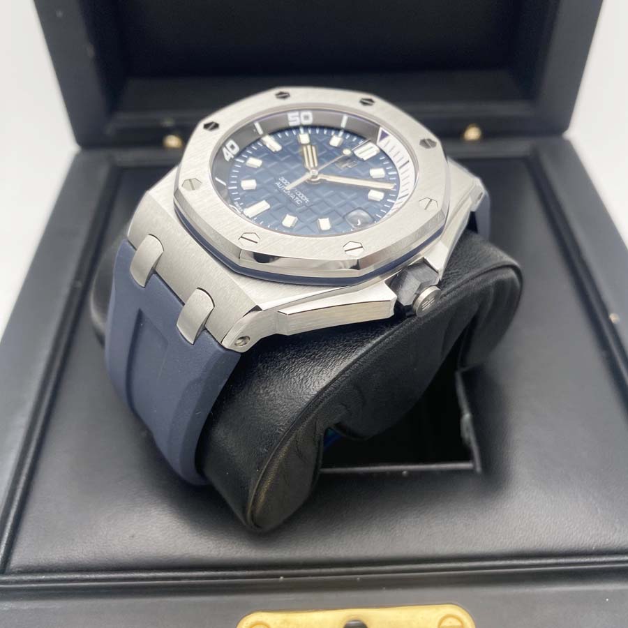 Audemars Piguet Royal Oak Offshore Diver 42mm 15720ST Blue Dial Pre-Owned