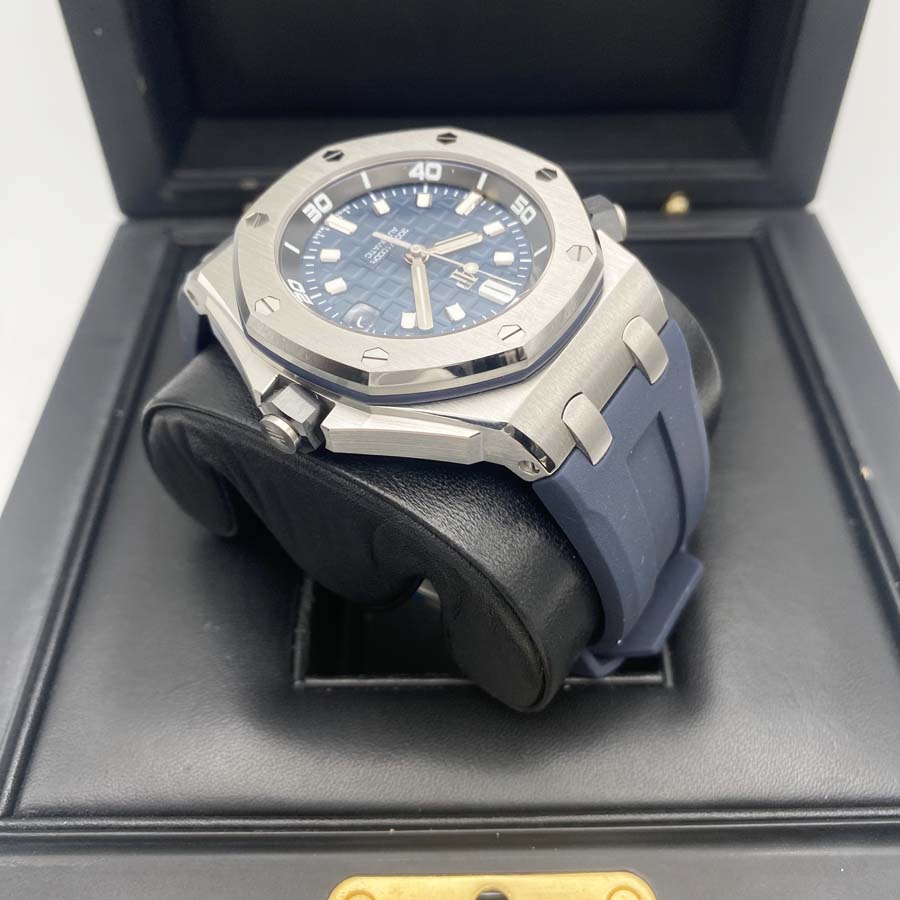 Audemars Piguet Royal Oak Offshore Diver 42mm 15720ST Blue Dial Pre-Owned