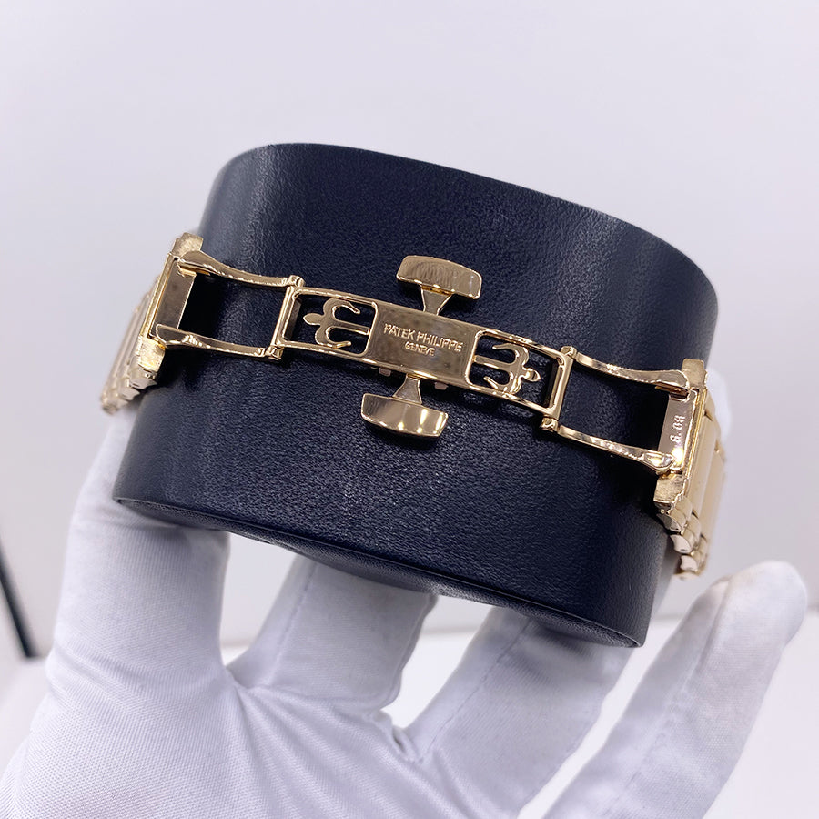 Patek Philippe Round Automatic Twenty-4 36mm 7300/1200R Silver Dial Pre-Owned