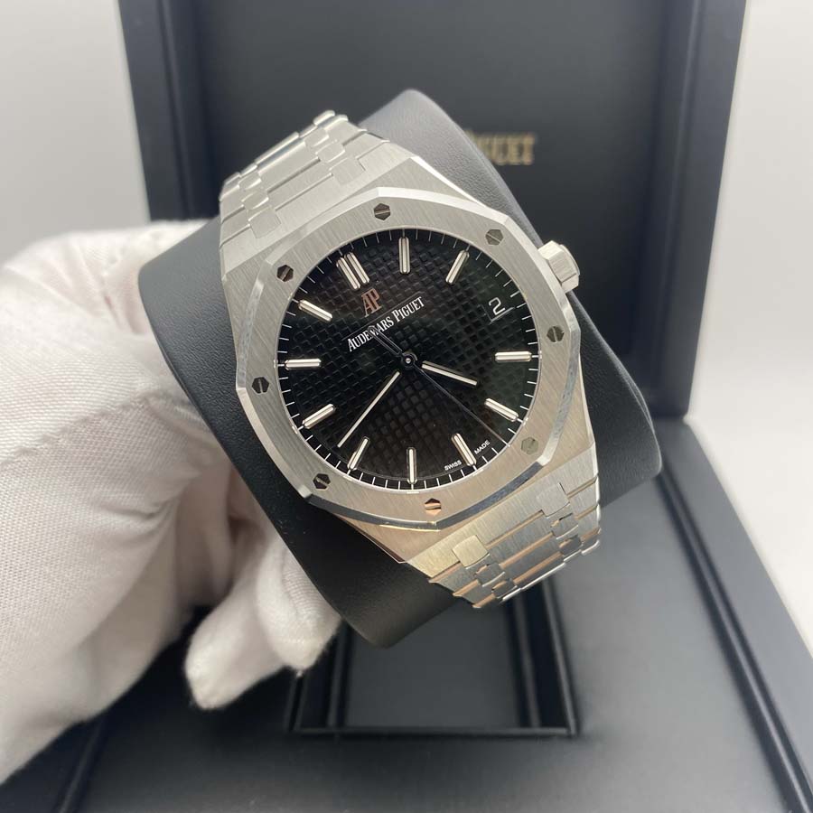 Audemars Piguet Royal Oak 41mm 15500ST.OO.1220ST.03 Black Dial Pre-Owned