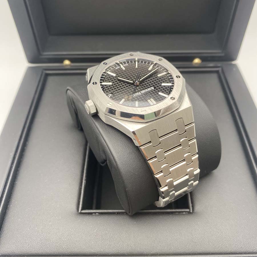 Audemars Piguet Royal Oak 41mm 15500ST.OO.1220ST.03 Black Dial Pre-Owned