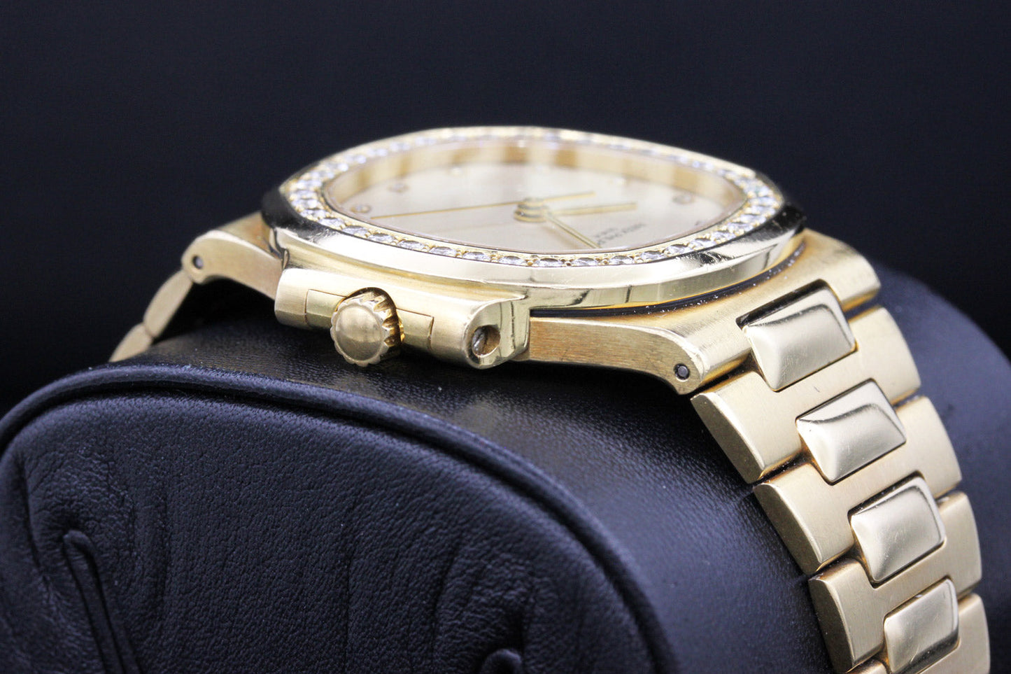 Patek Philippe Nautilus 3800J/003 Factory Diamond Set Dial / Bezel 37mm Cream Dial Pre-Owned