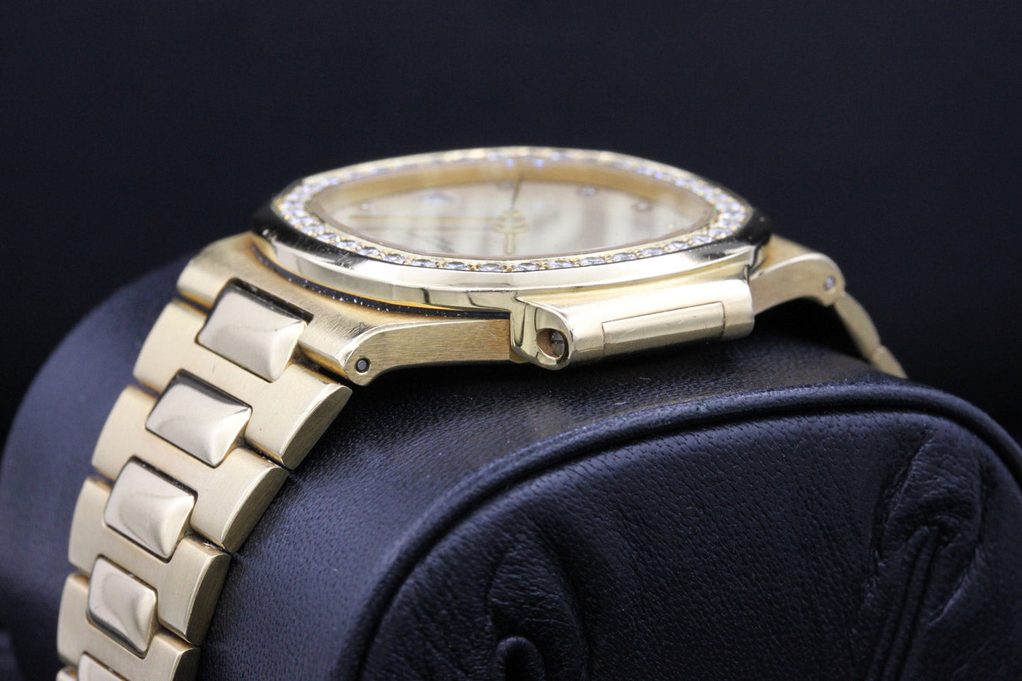 Patek Philippe Nautilus 3800J/003 Factory Diamond Set Dial / Bezel 37mm Cream Dial Pre-Owned