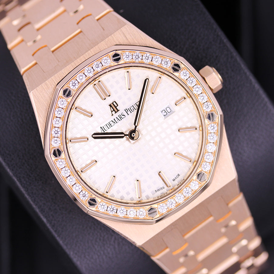 Audemars Piguet Royal Oak Quartz 33mm 67651OR Silver Dial Pre-Owned