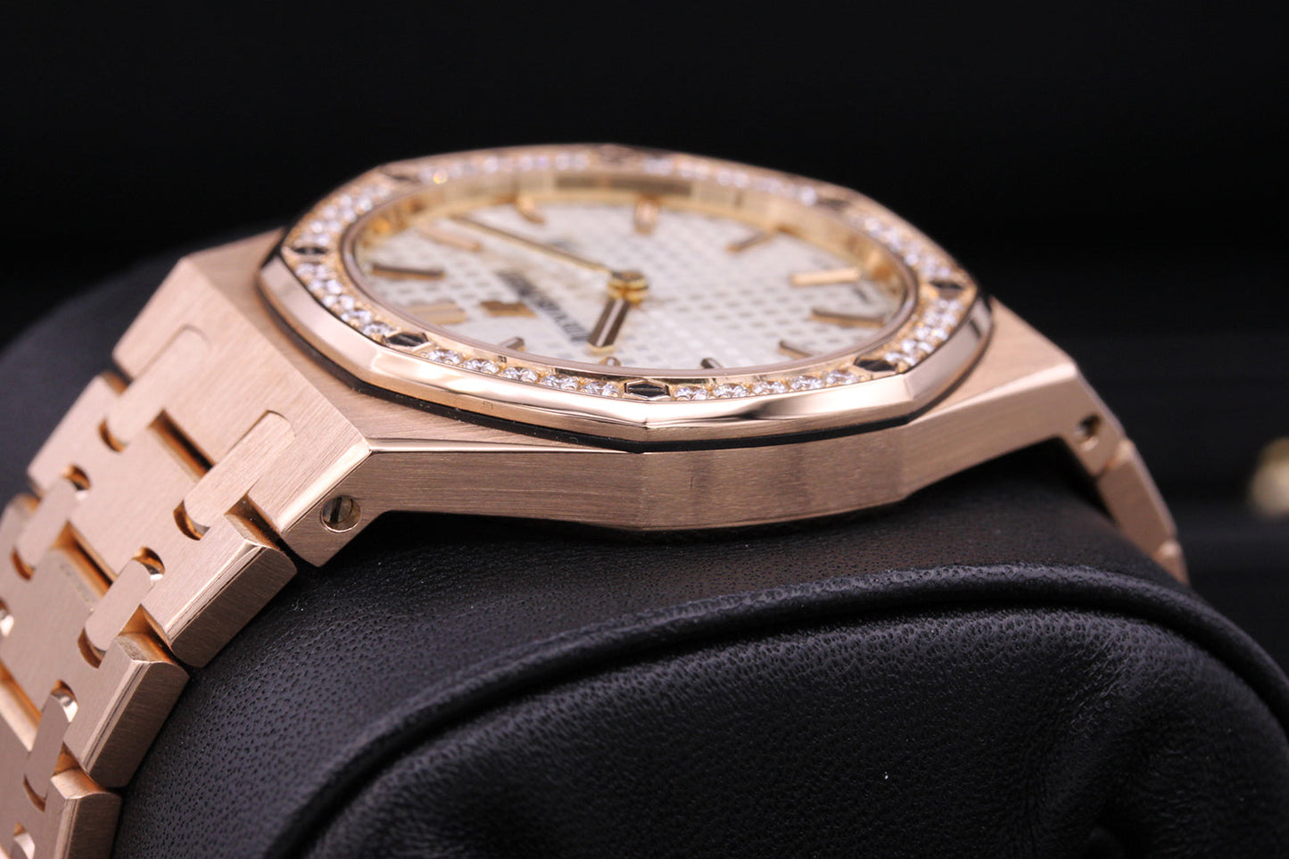 Audemars Piguet Royal Oak Quartz 33mm 67651OR Silver Dial Pre-Owned