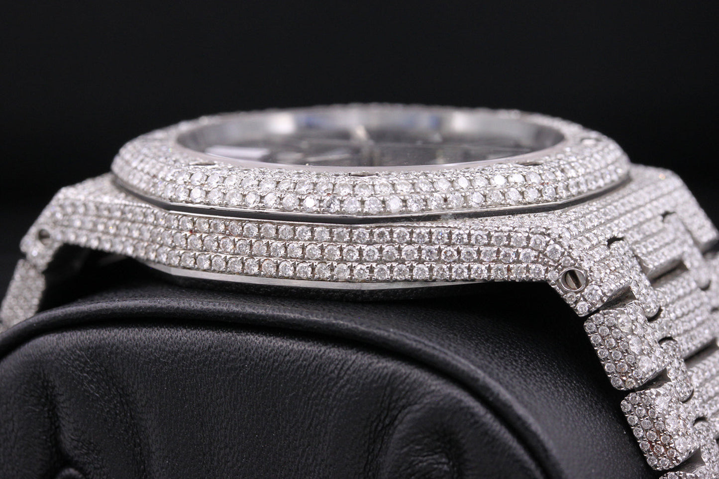 Audemars Piguet Royal Oak 41mm 15400ST Black Dial Custom Diamond Setting Pre-Owned