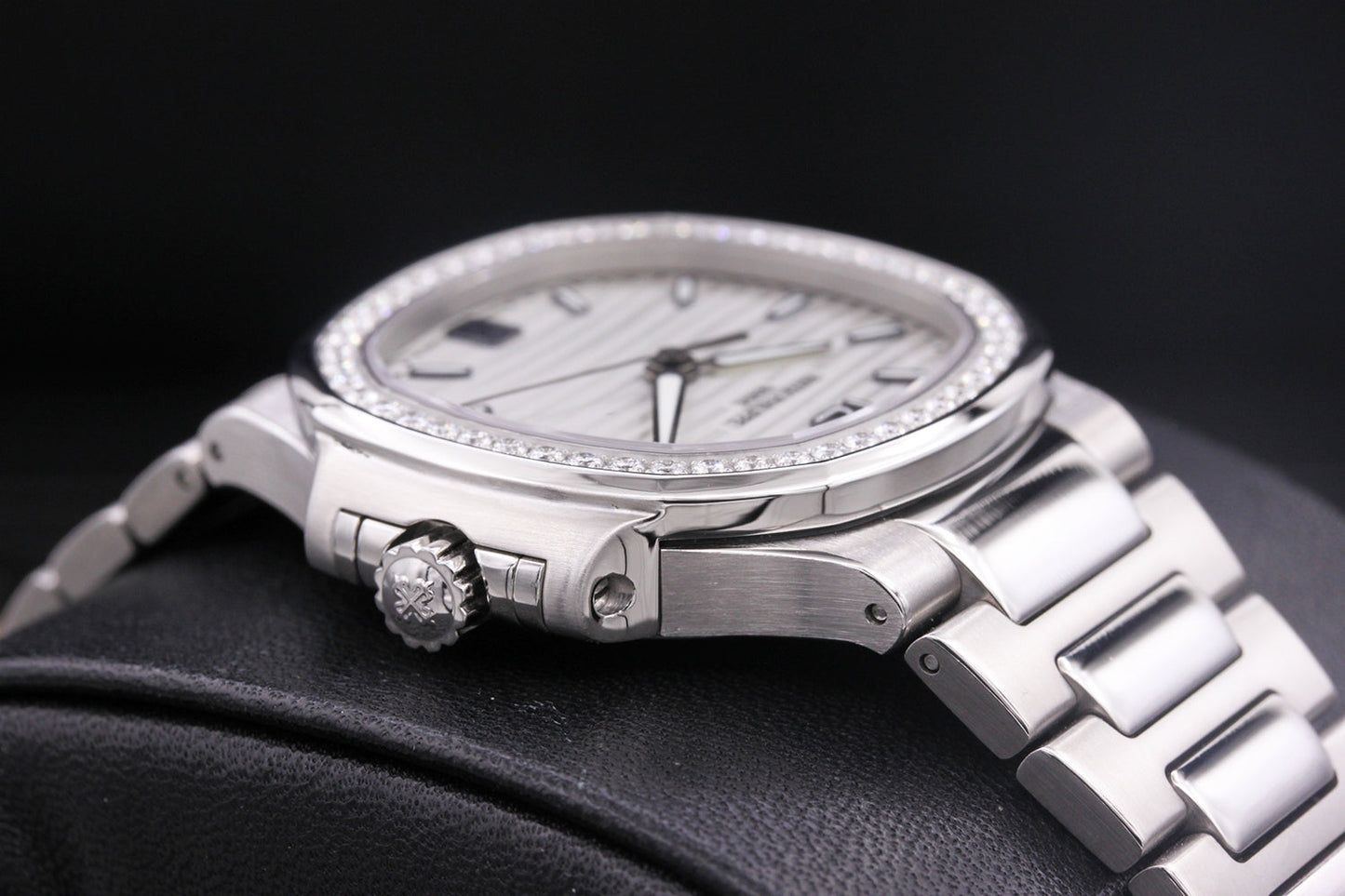 Patek Philippe Nautilus 35mm 7118/1200A White Dial