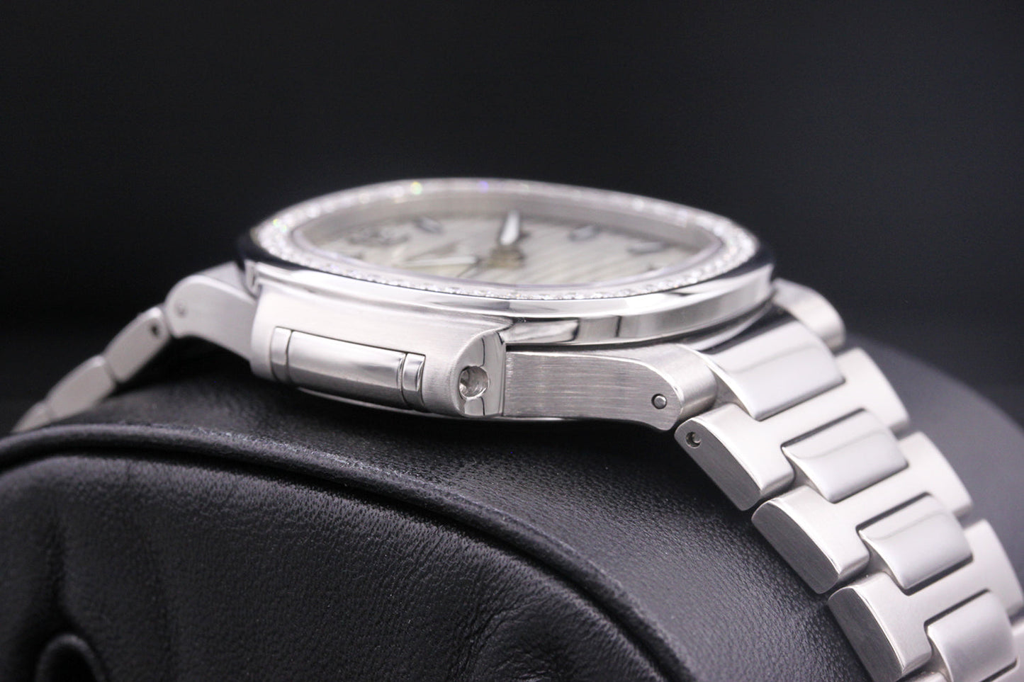 Patek Philippe Nautilus 35mm 7118/1200A White Dial Pre-Owned