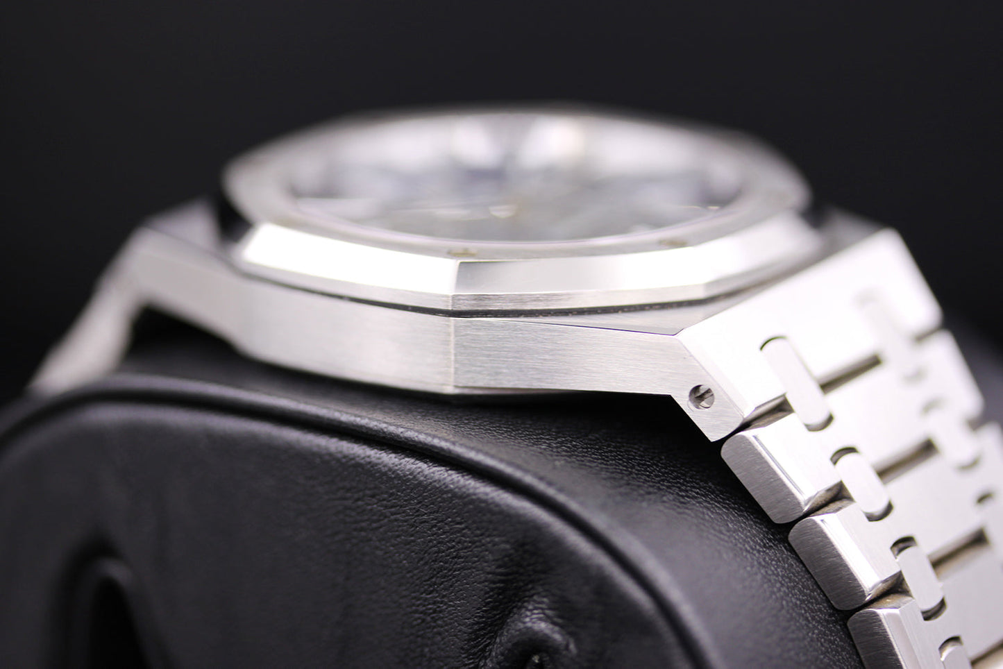 Audemars Piguet Royal Oak 41mm 15400ST.OO.1220ST.03 Blue Dial Pre-Owned