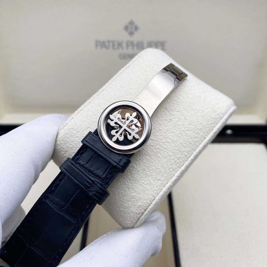 Patek Philippe World Time Complication 38mm 5130G Silver Dial Pre-Owned