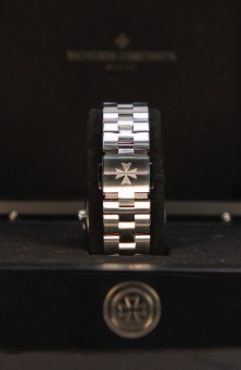 Vacheron Constantin Overseas quartz 33 mm Black Dial with Diamonds Stainless Steel Bracelet 1205V/100A-B591