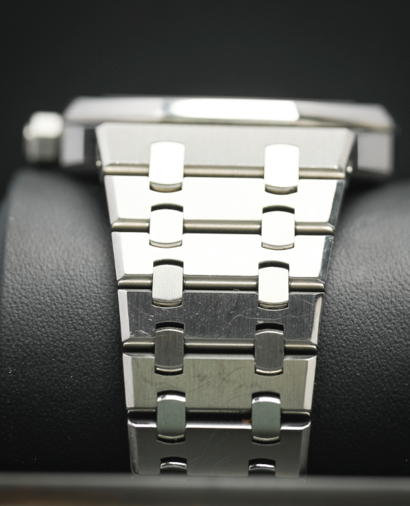 Audemars Piguet Royal Oak 41mm White Dial Stainless Steel 15400ST.OO.1220ST.02